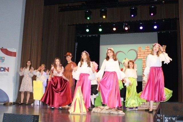 III Świętokrzyski Przegląd Teatrów Szkolnych. Uczniowie z Sokoliny stanęli na podium. Zobacz zdjęcia