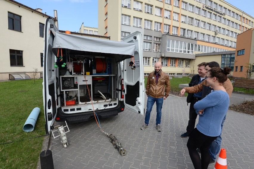 Dziewczyny biegały w Politechnice Świętokrzyskiej