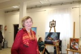 Galeria Nova w Malborku zaprasza na wernisaż Ewy Dworzańskiej. Warszawska artystka nie ukrywa, że malarstwo wypełnia jej całe życie