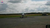 Na lądowisku w Białej Podlaskiej samolot cessna zderzył się z samochodem. Pilot był pijany (ZDJĘCIA)