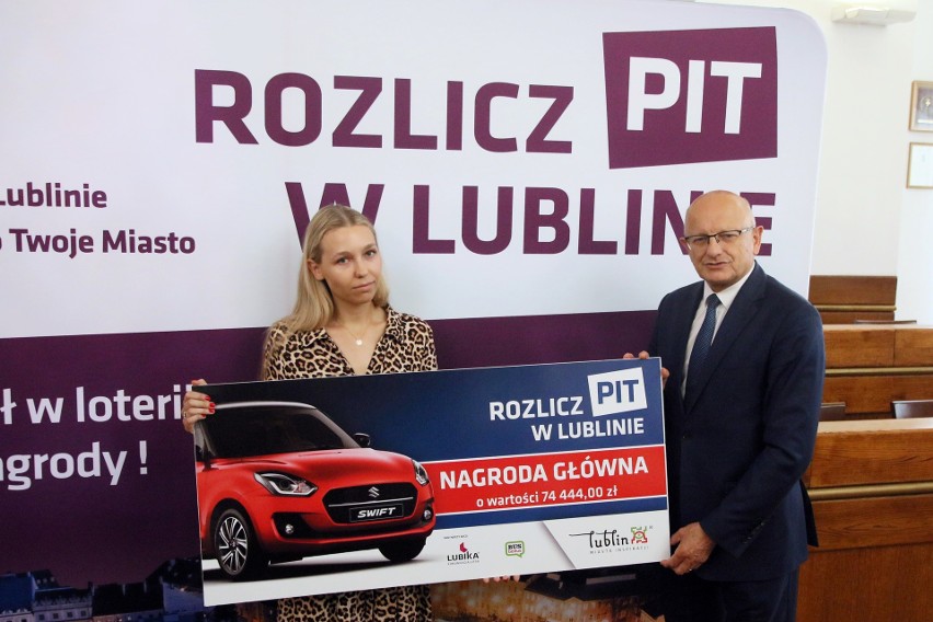 Wziął podatek, dał samochód. Lublin wręczył główną nagrody w konkursie „Rozlicz PIT w Lublinie” 