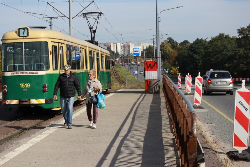 Padła kolejna linia - tym razem na Dąbrowę Niższą. Kiedy koniec zwijania komunikacji miejskiej? Po co nam w Łodzi tramwaje?