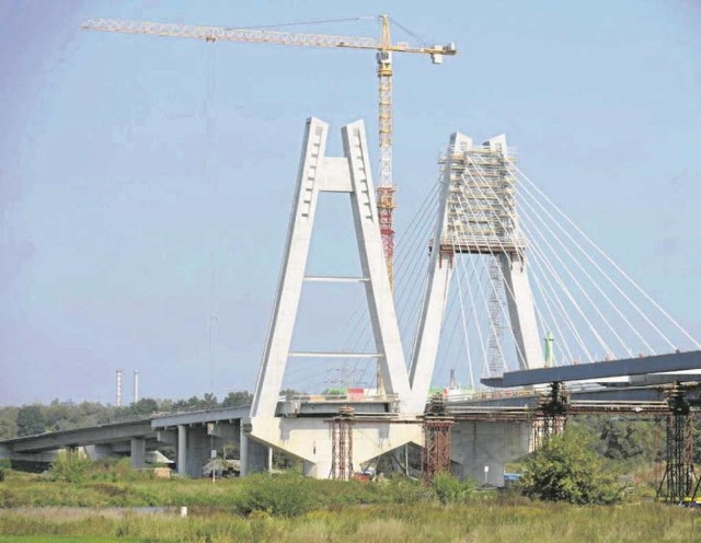 Wschodnia obwodnica wraz z mostem ma być gotowa za rok