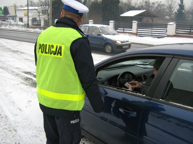 Policjanci zwracali uwagę na bezpieczeństwo pieszych