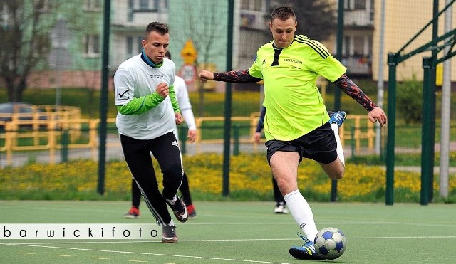 Sebastian Michalski i Kielecki Futbol zapraszają od udziału w turnieju piątek piłkarskich w dniu 1 czerwca z okazji Budzenia Sienkiewki.
