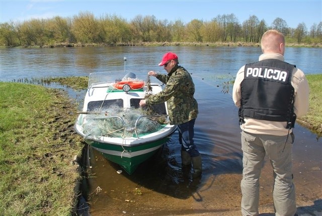 Ze strażnikami rybackimi współdziała policja