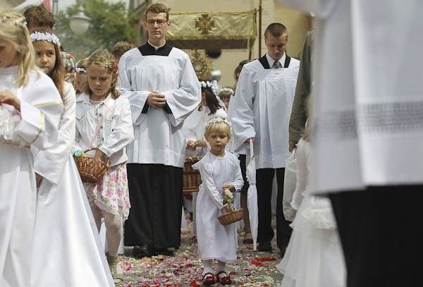 Tłumy na procesji Bożego Ciała w Rzeszowie [FOTO]