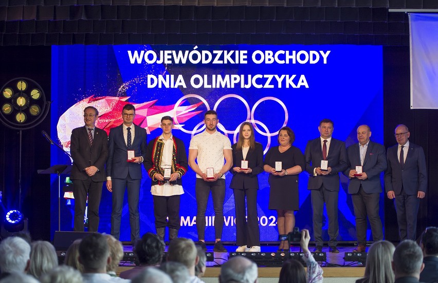 Wojewódzkie obchody Dnia Olimpijczyka w Domaniewicach z udziałem gwiazd. Zdjęcia
