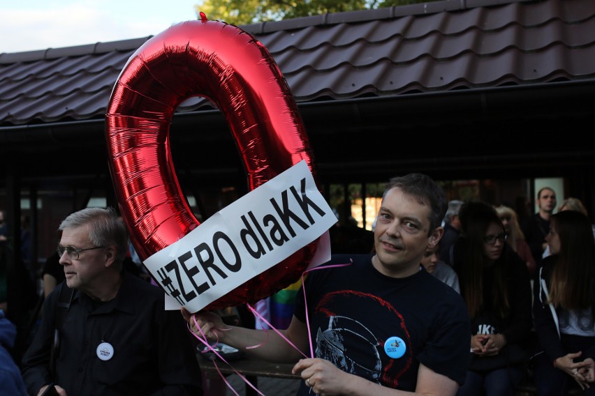 Strajk kobiet w Krakowie. Protestowano przeciwko zakazowi...