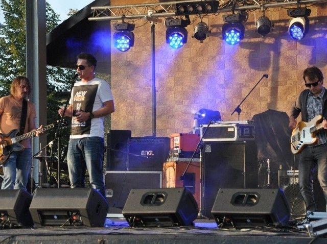 Zespół Zdalnie Sterowani z Warszawy zwyciężył w stąporkowskim przeglądzie Red Bridge Rock Fest 2013.