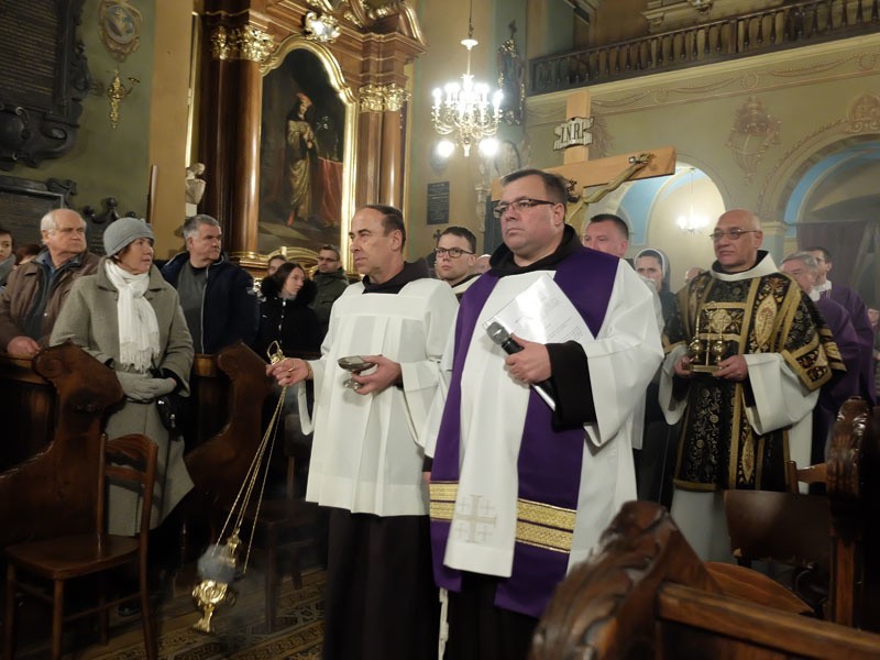 Misterium Pogrzebu Pana Jezusa w kościele ojców Reformatów w...