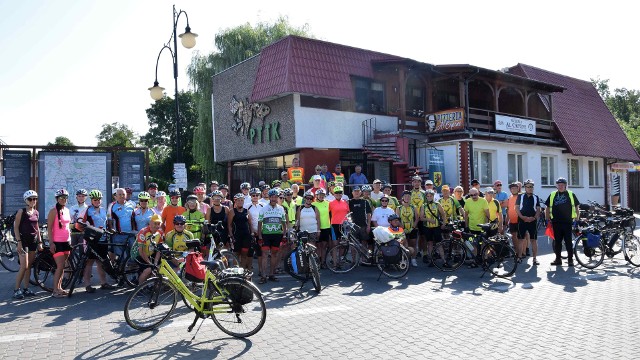 Z okazji 60-lecia Nadgoplańskiego Oddziału PTTK w Kruszwicy odbył się rajd wokół jeziora Gopło. Uczestniczyło w nim 80. turystó rowerowych