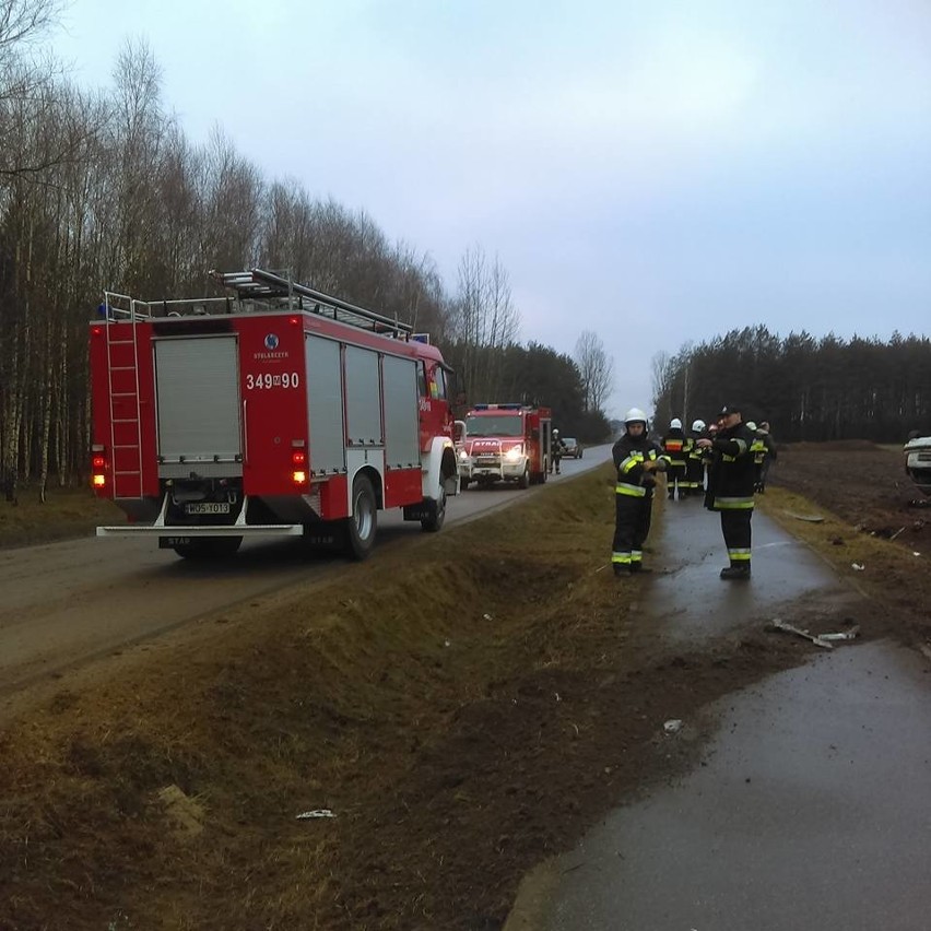 Zamość w gminie Troszyn: citroen przeleciał przez ścieżkę rowerową