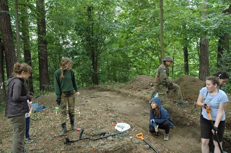 Archeolodzy wykopują spod ziemi muszyńskie skarby [ZDJĘCIA]