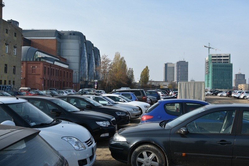 Biedaparking w Nowym Centrum Łodzi to dobitny przykład na...