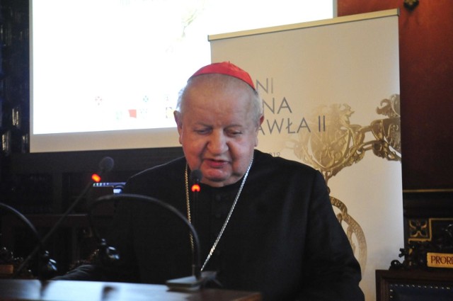 Z okazji setnej rocznicy urodzin Jana Pawła II poznańskiej katedrze zostanie odprawiona msza święta podczas której homilię wygłosi kardynał Stanisław Dziwisz.