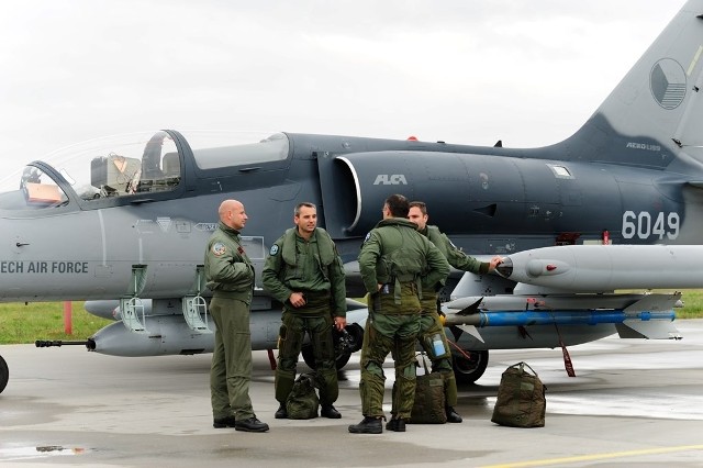 W Krzesinach pojawiły się czeskie samoloty L-159 i należące do Węgrów Gripeny