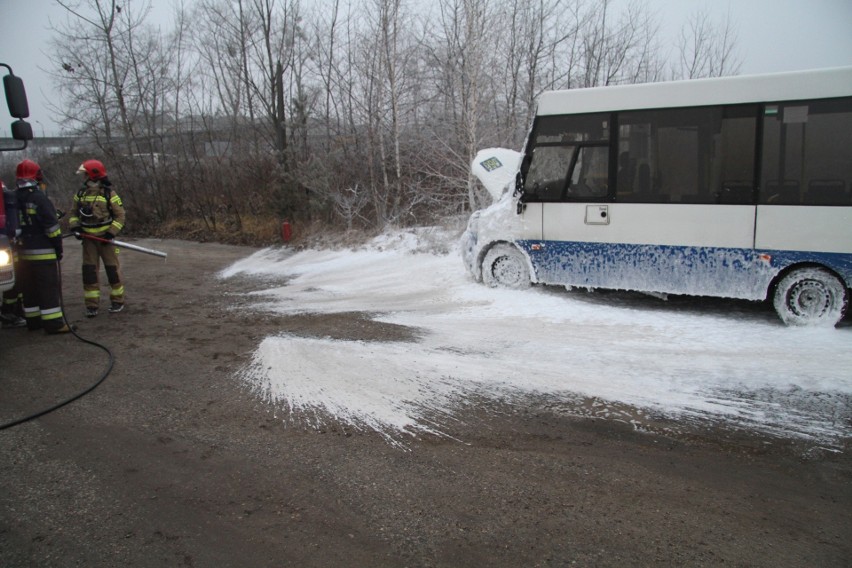 Pożar autobusu w Tarnobrzegu! Pasażerowie zdołali w porę wysiąść (ZDJĘCIA)