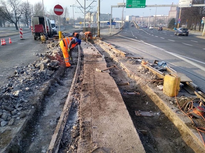 Tak wymieniano szyny przy moście Grunwaldzkim (ZDJĘCIA)