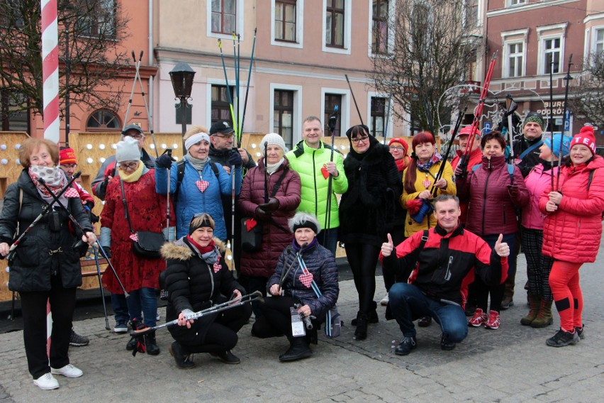 Miłośnicy nordic walking z klubu "Patyczaki" zebrali się...