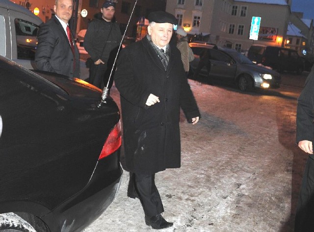 Prezes Jarosław Kaczyński rozpoczyna piątkową wizytę w Zielonej Górze. Trwała ona około 4 godziny. 