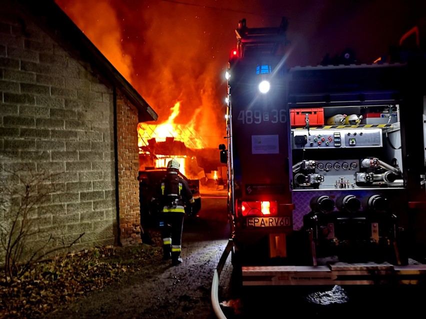 Ogień  w stolarni, w której produkowano m.in. pellet, drewno...