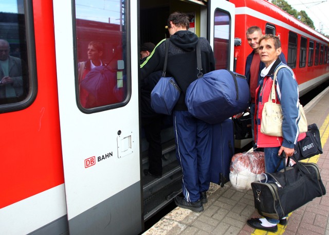 Zofia Rybak często jeździ do Niemiec, bo tam pracuje. Spotkaliśmy ją na Dworcu Głównym w Szczecinie. Wsiadała do pociągu DB. - To oczywiste, że wolałabym jak najmniej czasu spędzać w pociągu - stwierdziła. - Jestem za każdym pomysłem, który skróci podróż.