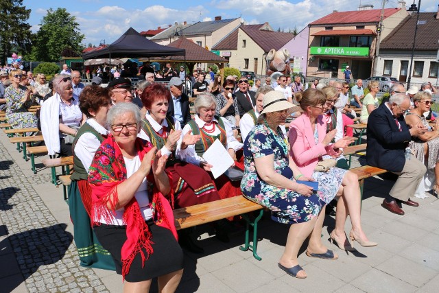 W piękną i słoneczną niedzielę, 5 czerwca gmina Łagów gościła setki seniorów z całego terenu powiatu kieleckiego.