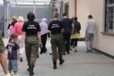 Rodzina z Mongolii w Przemyślu czeka na deportację. Polscy przyjaciele organizują pomoc