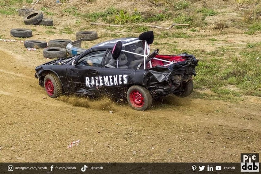 Zaginiona mazda 626 "Rademenes" podczas Wrak Race