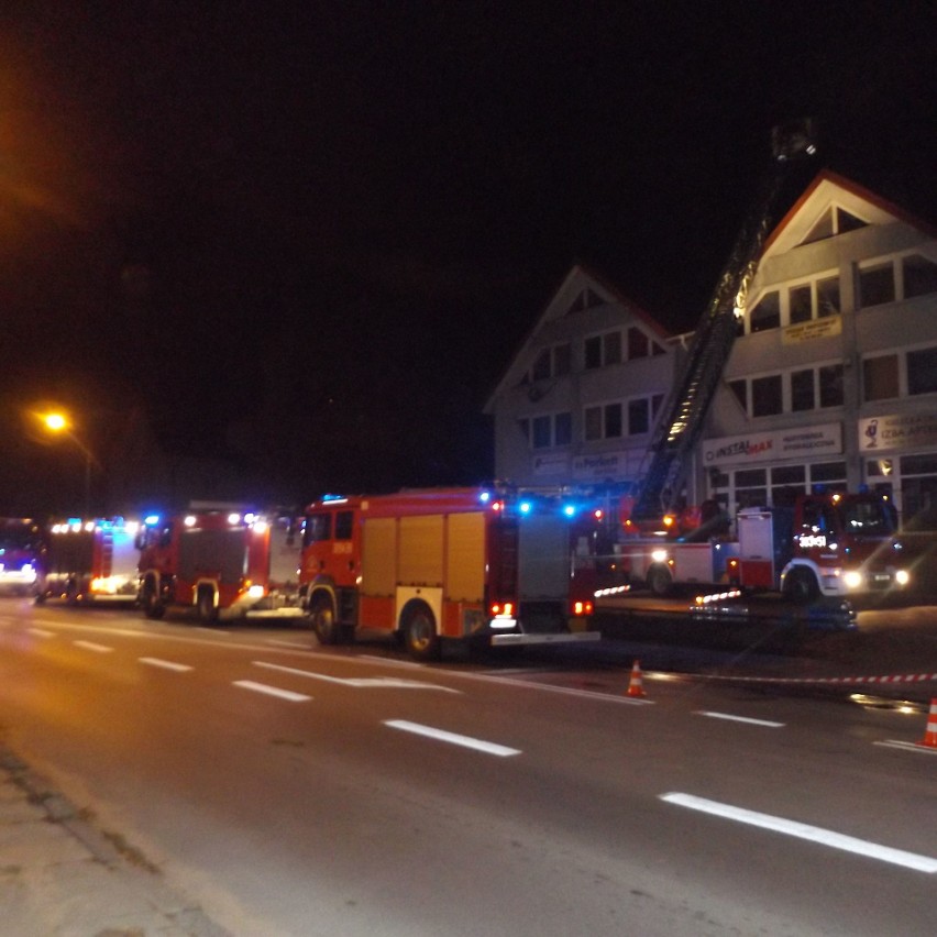 Pożar poddasza domu przy ulicy Okrzei w Kielcach. Ewakuowano osiem osób