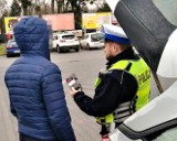 Kierowca autobusu w Kluczborku był pod wpływem alkoholu. Miał zawieźć uczniów na szkolną wycieczkę