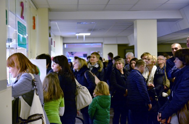 Poniedziałek rano w rejestracji Uniwersyteckiego Szpitala Dziecięcego w Lublinie