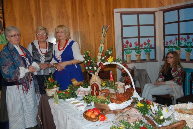 Co roku  świąteczne smakołyki przygotowują gospodynie z Mroczy, Wiela, Matyldzina, Rościmina, Izabeli i innych wsi