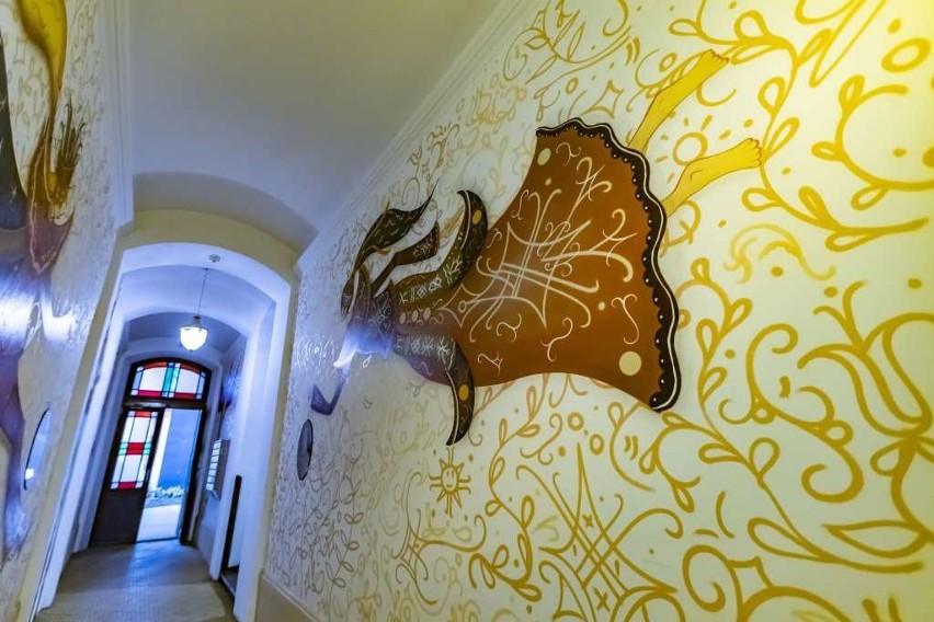 Kraków. Niezwykła kamienica przy ulicy Starowiślnej. Kolorowe wnętrza z muralami to perła. Mamy zdjęcia!