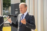 Białystok. Donald Tusk: Ludzie kultury i sztuki czy sfery budżetowej muszą zarabiać więcej 