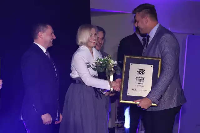 Dyplom dla piątej firmy regionu dla NSG Group odebrał w Kielcach burmistrz Sandomierza Marcin Marzec