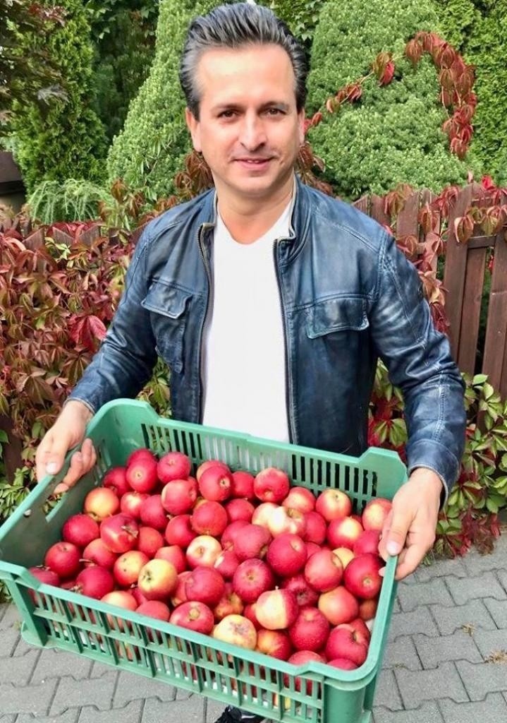 Dla zdrowotności skosztowaliśmy też jabłek z polskich sadów,...