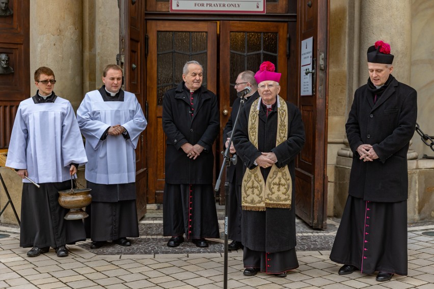 Wielkanocne święcenie na Rynku: pod Bazyliką Mariacką i na...