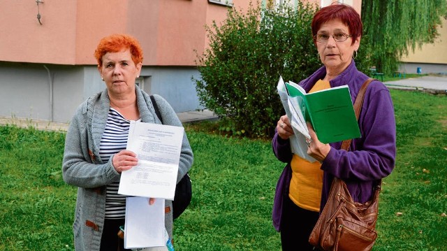Teresa Kordys (po lewej) i Elżbieta Chramęga nie zostały wpuszczone na posiedzenie Rady Nadzorczej Grodzkiej Spółdzielni Mieszkaniowej. Wyprosiła je ochrona, żeby nie przeszkadzały