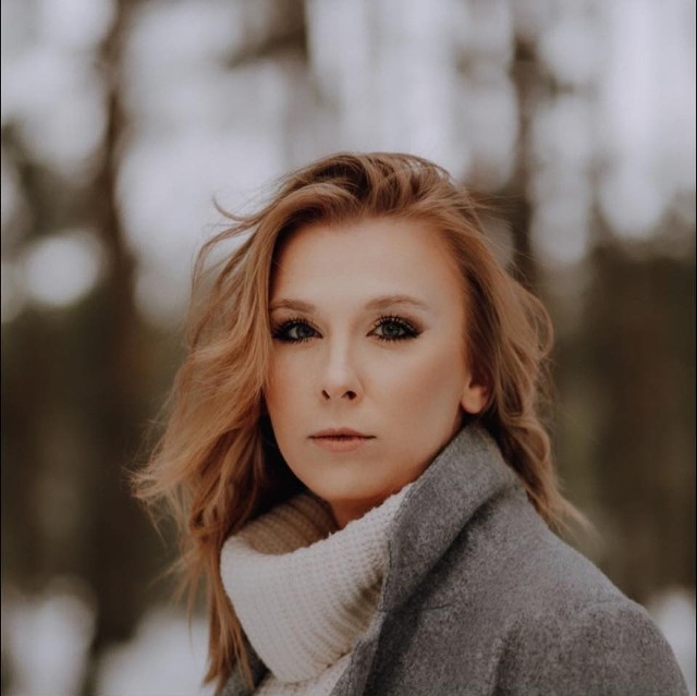 Ola Koźbiel to nauczycielka muzyki i początkująca piosenkarka. Co sądzisz o jej nowym singlu "Słowa"?