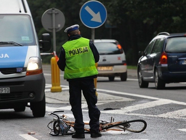 Wypadek w Walidrogach. Zginął rowerzysta. Kierowca, który...