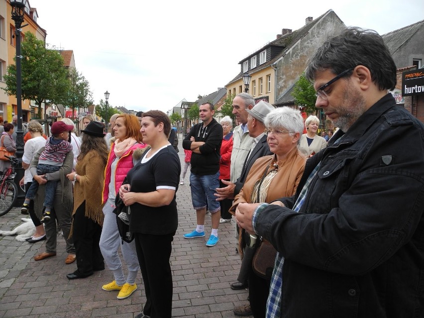 Odsłonięcie ławeczki z protestem