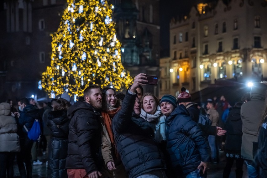 Noc sylwestrowa na krakowskim Rynku