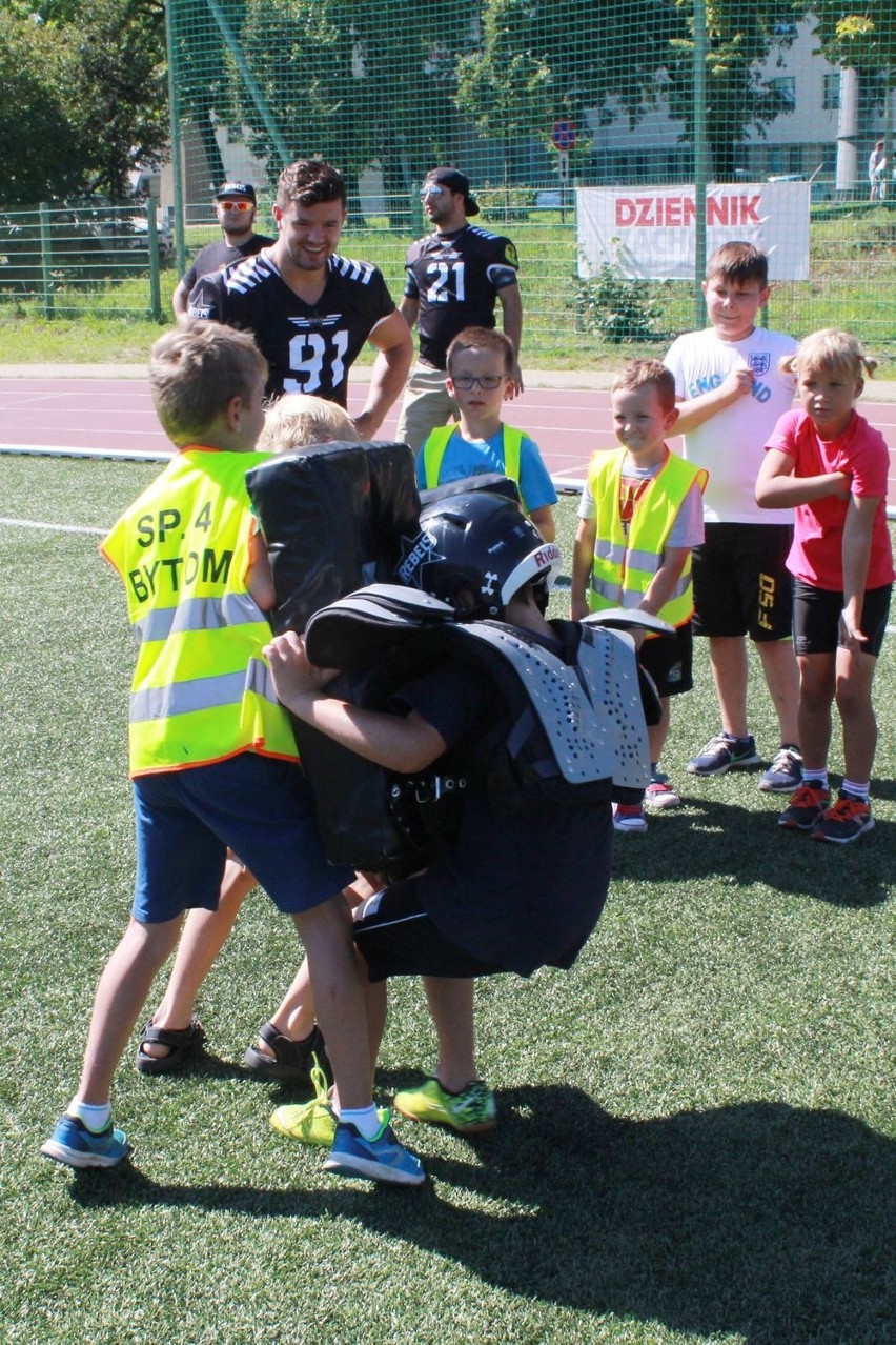 Lato otwartych boisk na Stadionie Śląskim. W zakończeniu...