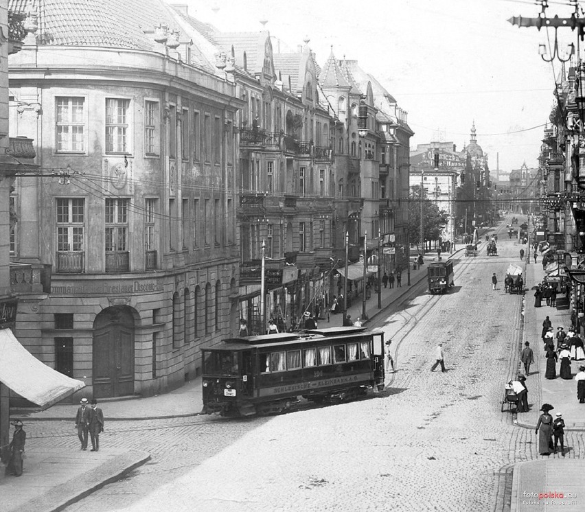 Ok. 1910 r. - ulicą Zwycięstwa jeździł tramwaj. Zobacz...