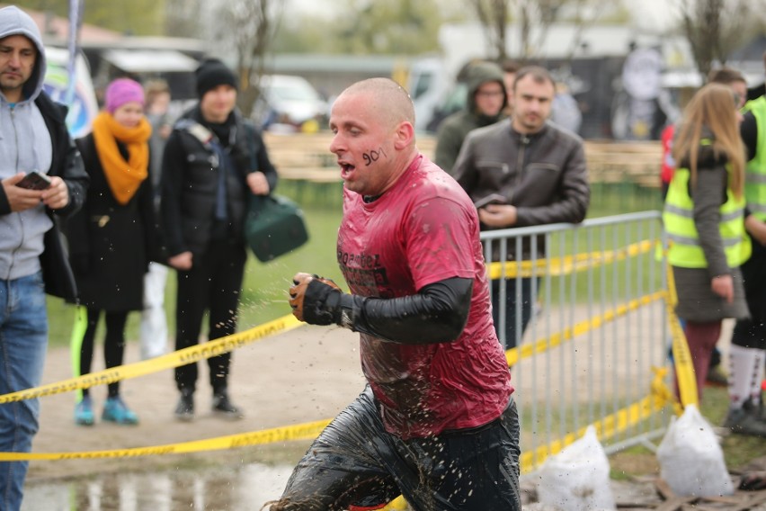 Runmageddon na Partynicach. Pierwszy dzień zmagań [GALERIA ZDJĘĆ]