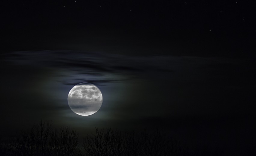 Pełnia Księżyca 28 marca  2021 roku będzie mieć wpływ na...