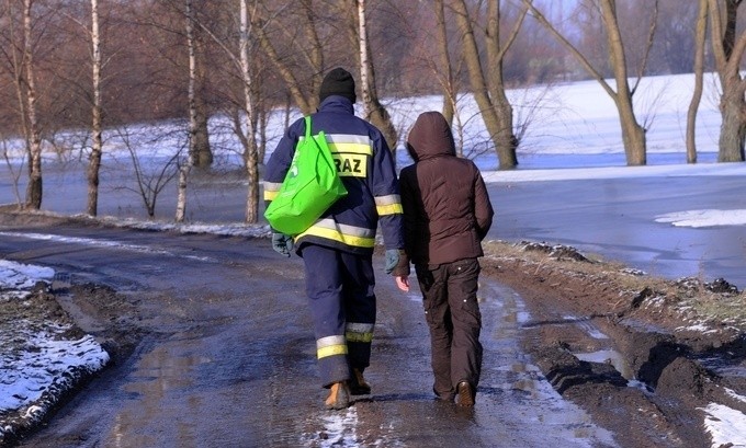 Jakby co, będą ratować...