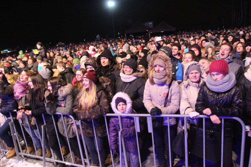 Efektowny pokaz sztucznych ogni czyli Światełko do Nieba w...